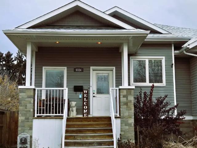 4 Beds 2 Bath Duplex close to schools and Red Deer Polytechnic