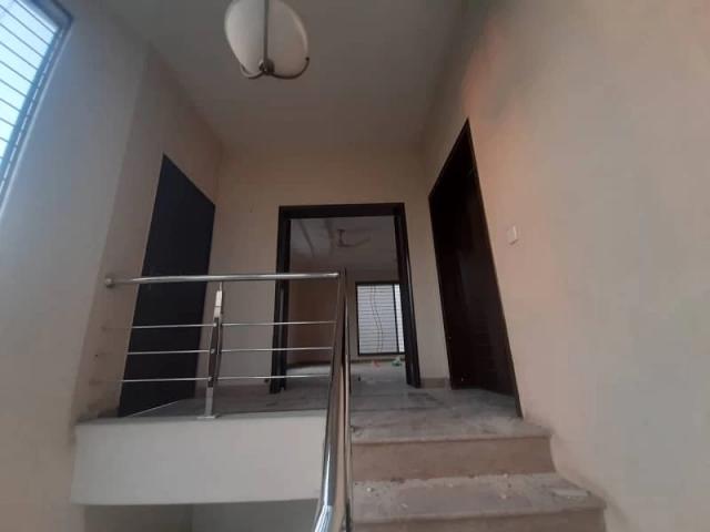 4 Beds With Separate Gate 1 Kanal Upper Portion For Rent In Ex Air Avenue Lahore DHA Defence ID 92177