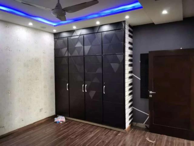 4 bedscorner house Top location Lahore State Life Housing Society ID 09128