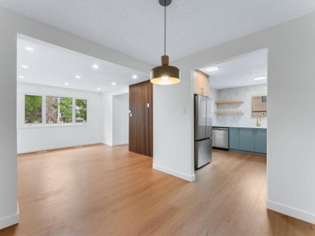 4 Belmead Gardens, Edmonton, AB, T5T 1J1 townhouse for sale | Listing ID E4492 | Royal LePage