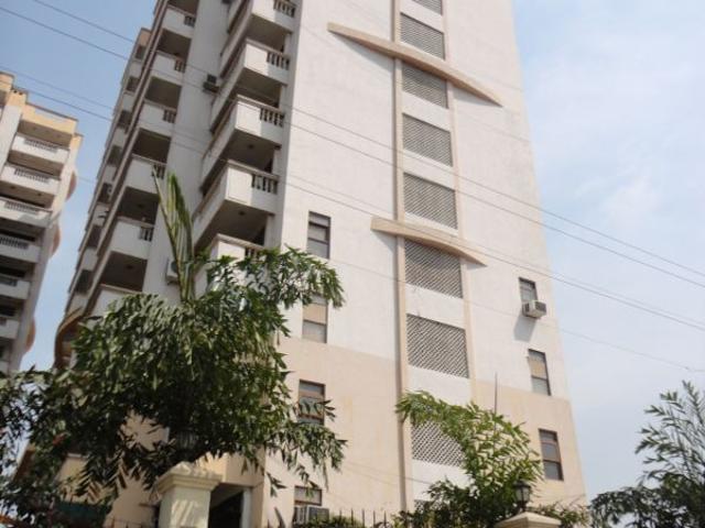 4 BHK 2700 Sq Ft Apartment In The Navyug CGHS, Sector 43, Gurgaon