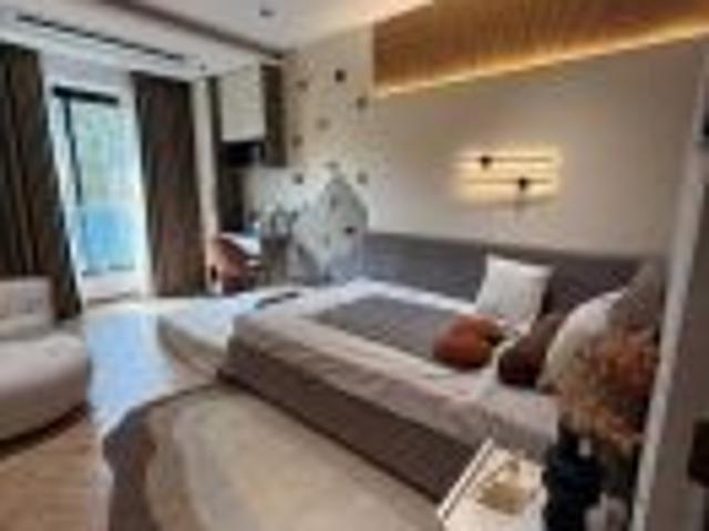 4+ BHK 3000 Sq. Ft Apartment for Sale in Juhu, Mumbai