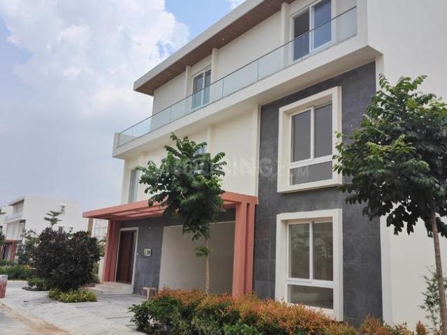 4 BHK Villa in Tellapur for resale Hyderabad. The reference number is 16740046