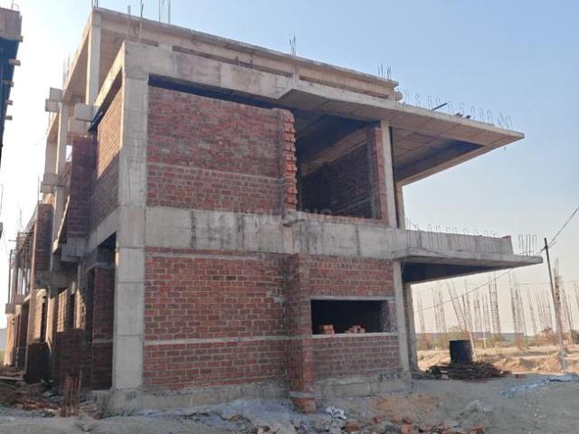 4 BHK Villa in Tellapur for resale Sangareddy. The reference number is 19715204