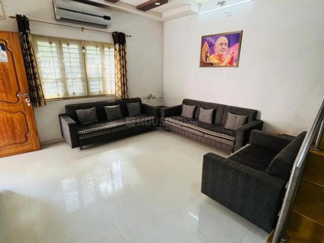 4 BHK Villa in Thaltej for rent Ahmedabad. The reference number is 19358303