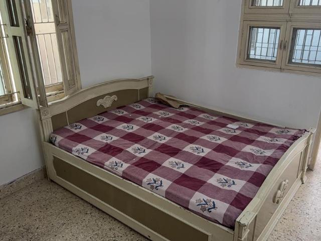 4 BHK Villa in Thaltej for rent Ahmedabad. The reference number is 20367101