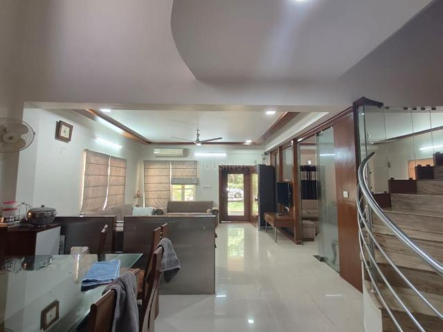 4 BHK Villa in Thaltej for resale Ahmedabad. The reference number is 20261045
