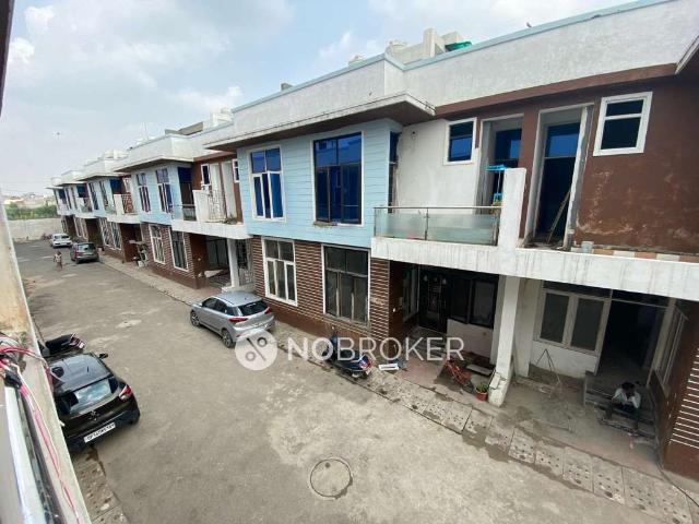 4 BHK Villa In The Castle Green Villa For Sale In Panchsheel Green