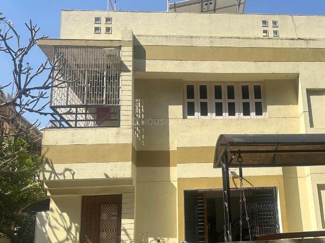 4 BHK Villa in Vastrapur for resale Ahmedabad. The reference number is 17827522