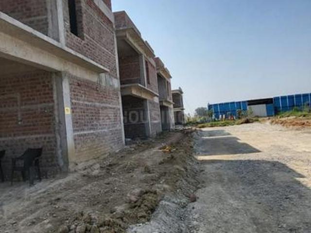 4 BHK Villa in Velimela for resale Sangareddy. The reference number is 20373430