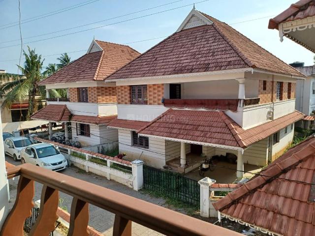 4 BHK Villa in Vyttila for resale Ernakulam. The reference number is 17019250
