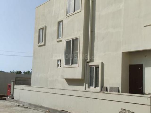 4 BHK Villa in Bhanur for resale Sangareddy. The reference number is 20105517