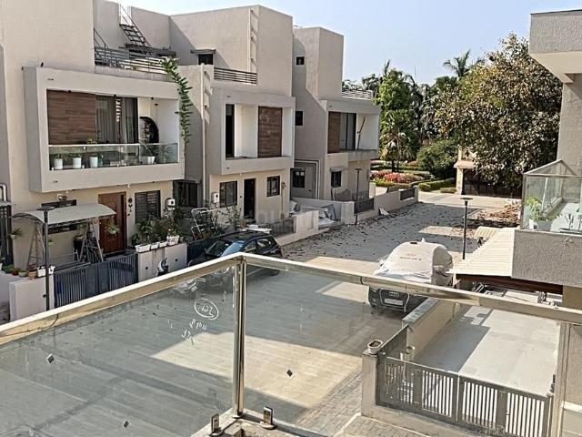 4 BHK Villa in Ghuma for resale Ahmedabad. The reference number is 19718909