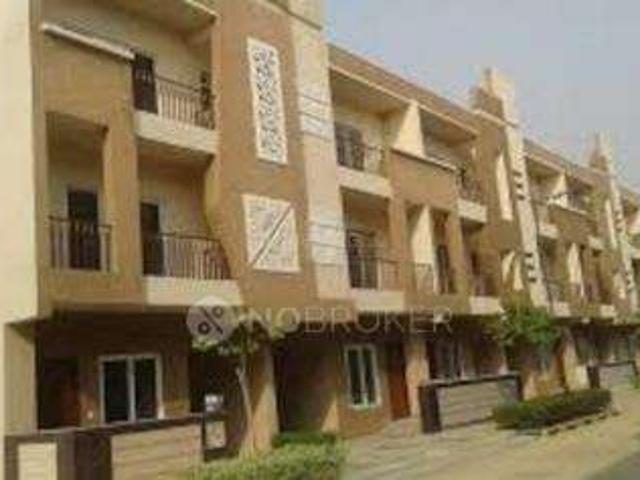4+ BHK Villa In Golf Country Phase p2 for Rent In Yamuna Ex
