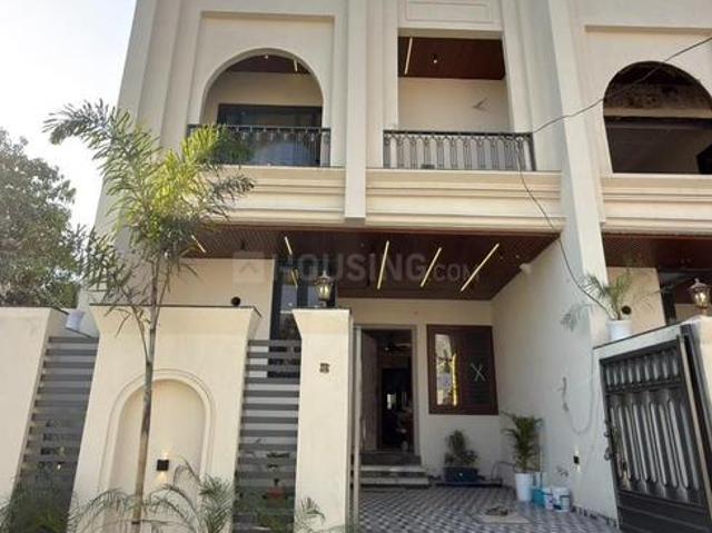 4 BHK Villa in Jagatpura for resale Jaipur. The reference number is 19782291