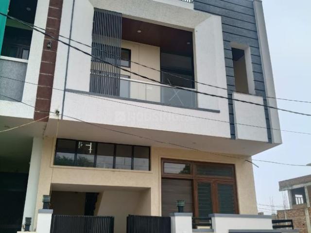 4 BHK Villa in Jagatpura for resale NH 8 Jaipur. The reference number is 17582726