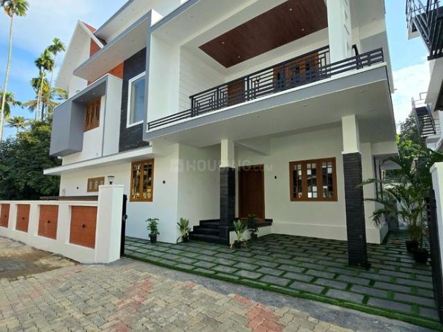 4 BHK Villa in Kakkanad for resale Kochi. The reference number is 16464094