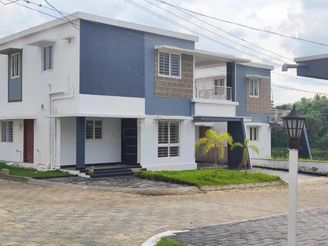 4 BHK Villa in Koorkenchery for resale Thrissur. The reference number is 17527086