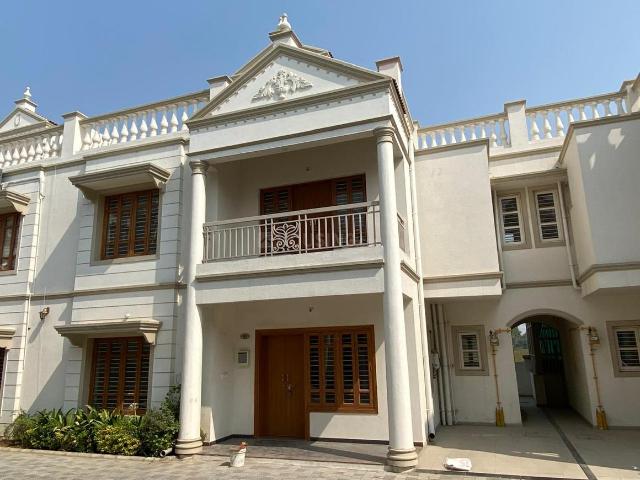 4 BHK Villa in Motera for resale Ahmedabad. The reference number is 19226421