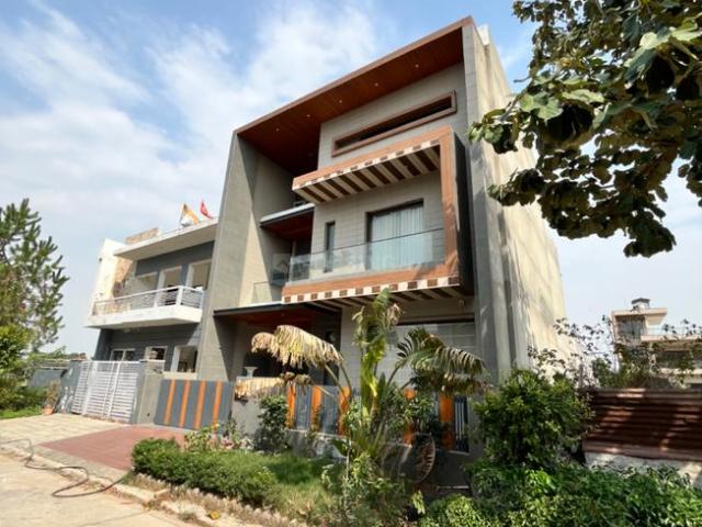 4 BHK Villa in Mullanpur Garibdass for resale Chandigarh. The reference number is 14842948