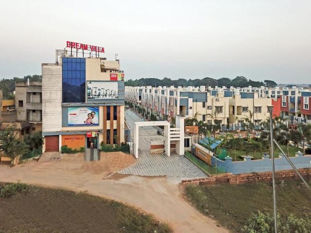 4 BHK Villa in Pada Sahi for resale Bhubaneswar. The reference number is 20049674
