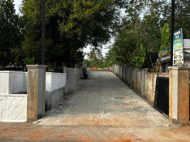 4 BHK Villa in Pallikkara for resale Kochi. The reference number is 19646047