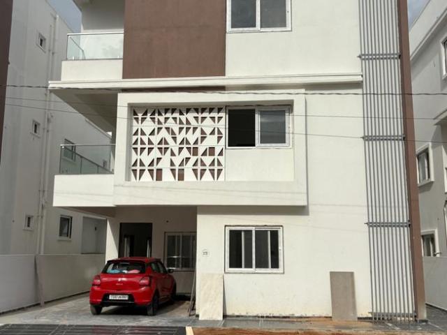 4 BHK Villa in Patighanpur for resale Sangareddy. The reference number is 20946109