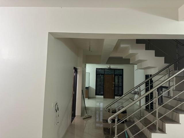 4 BHK Villa in PDPU Road for rent Gandhinagar. The reference number is 19216399