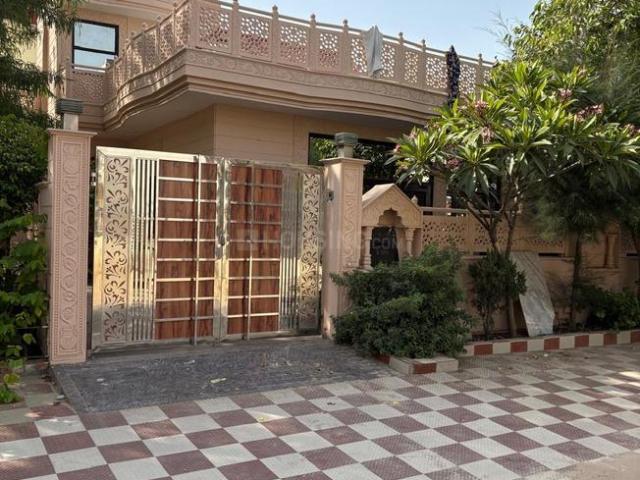 4 BHK Villa in Phi III for resale Greater Noida. The reference number is 20983736