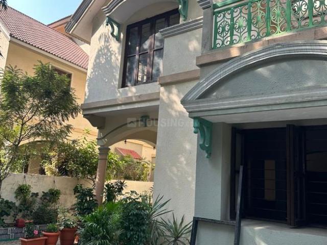 4 BHK Villa in Prahlad Nagar for rent Ahmedabad. The reference number is 19854047