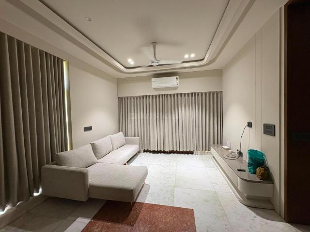 4 BHK Villa in Prahlad Nagar for rent Ahmedabad. The reference number is 20446431