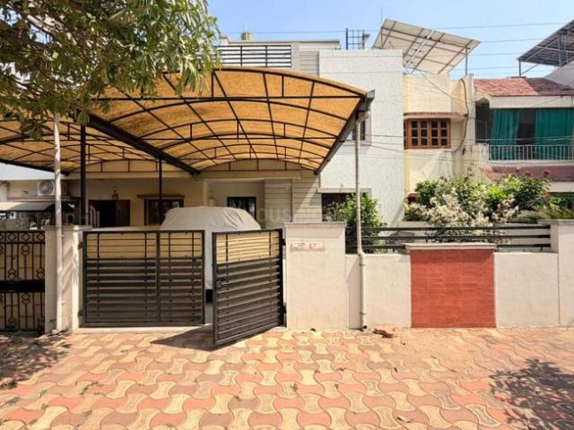 4 BHK Villa in Saiyed Vasna for rent Vadodara. The reference number is 20710452