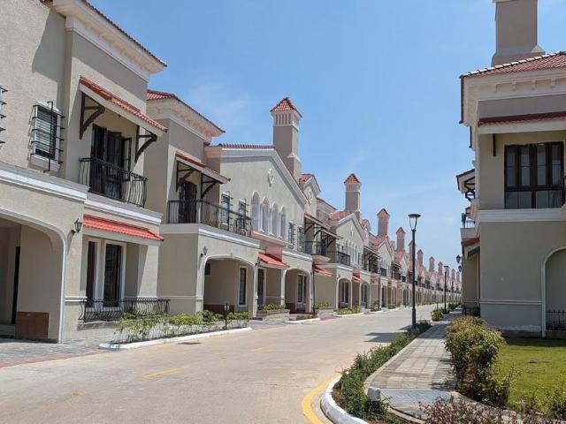 4 BHK Villa in Sarjapur for rent Bengaluru. The reference number is 20285106