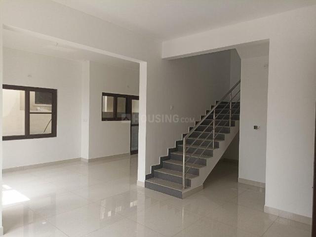 4 BHK Villa in Sarjapur for resale Bangalore. The reference number is 18778659