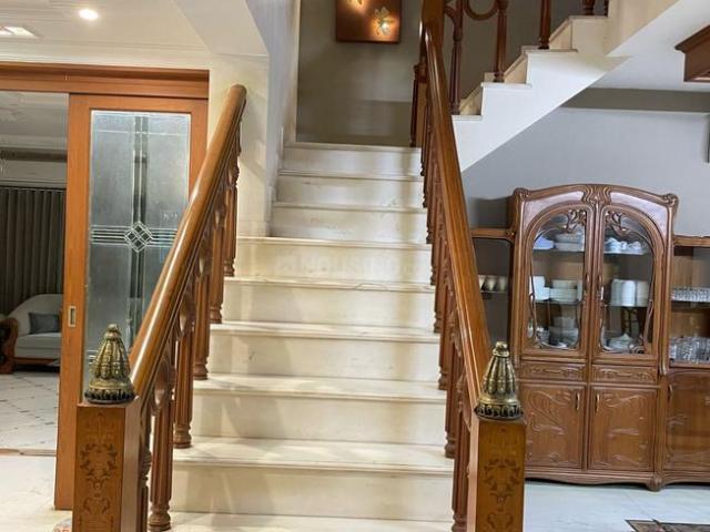 4 BHK Villa in Satellite for resale Ahmedabad. The reference number is 16939007