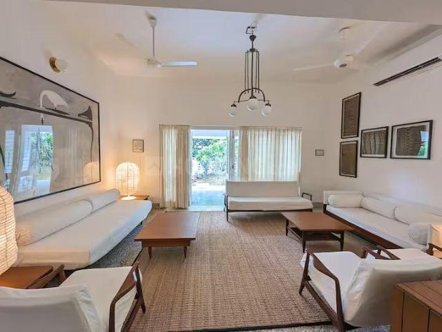4 BHK Villa in Satellite for resale Ahmedabad. The reference number is 19754189
