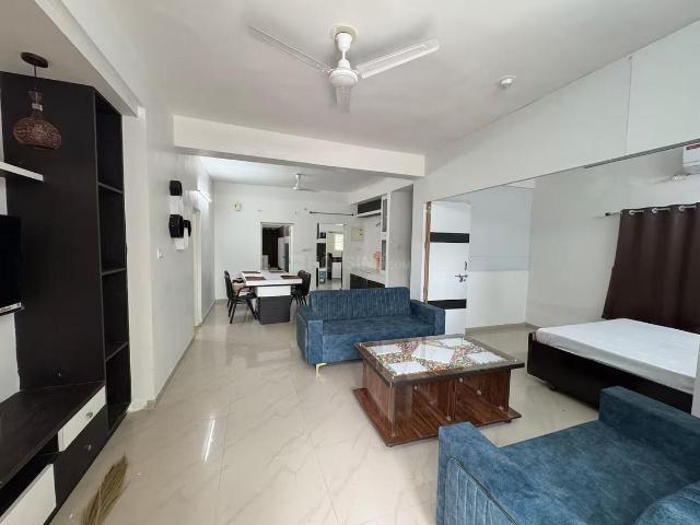 4 BHK Villa in Satellite for resale Ahmedabad. The reference number is 19958483