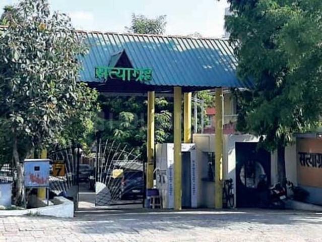 4 BHK Villa in Satellite for resale Ahmedabad. The reference number is 20868731