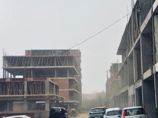 4 BHK Villa in Sector 107 for resale Noida. The reference number is 20581312