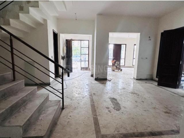 4 BHK Villa in Sector 128 for resale Noida. The reference number is 20149873