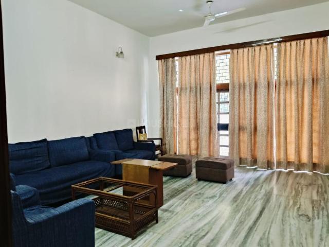 4 BHK Villa in Sector 14 for resale Noida. The reference number is 17209744