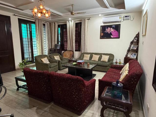 4 BHK Villa in Sector 17 for rent Gurgaon. The reference number is 20279683