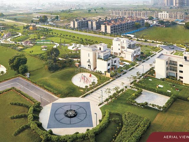 4 BHK Villa in Sector 70A for resale Golf Course Extension Road. The reference number is 18494306