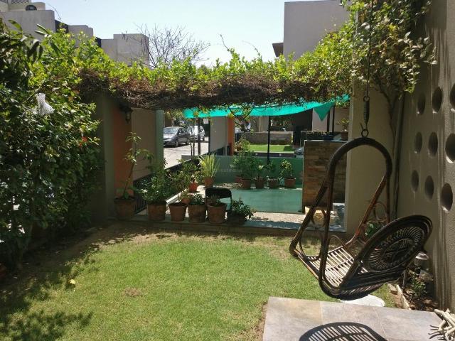 4 BHK Villa in Shantipura for rent Ahmedabad. The reference number is 7306613