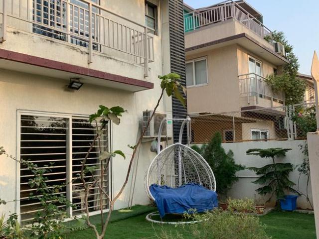 4 BHK Villa in Shantipura for rent Ahmedabad. The reference number is 17261869
