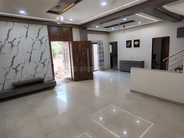 4 BHK Villa in Shantipura for rent Ahmedabad. The reference number is 19960234
