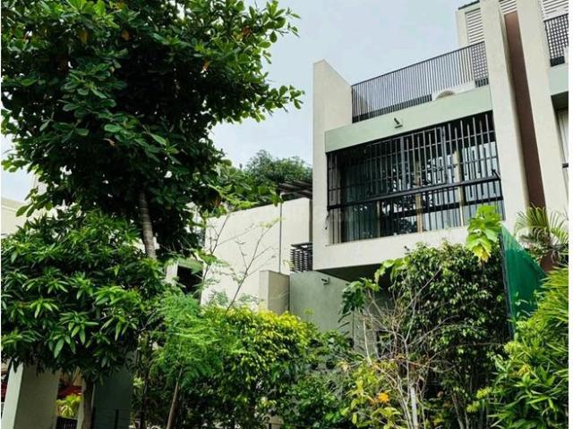 4 BHK Villa in Shantipura for resale Ahmedabad. The reference number is 19221912