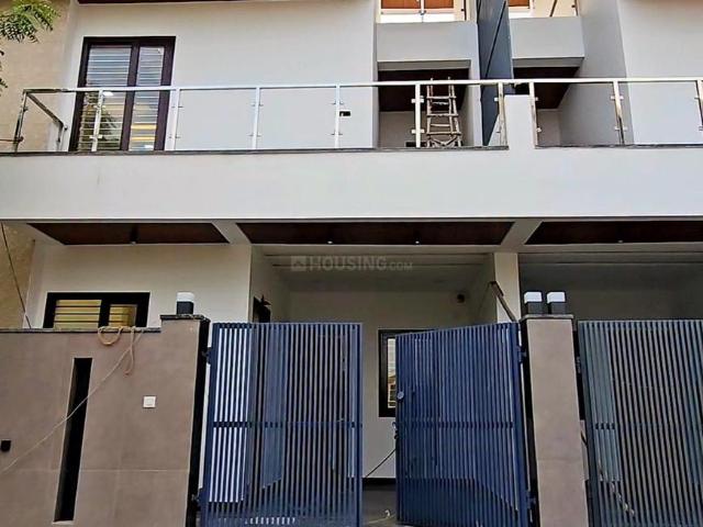 4 BHK Villa in Shastripuram for resale Agra. The reference number is 20894691