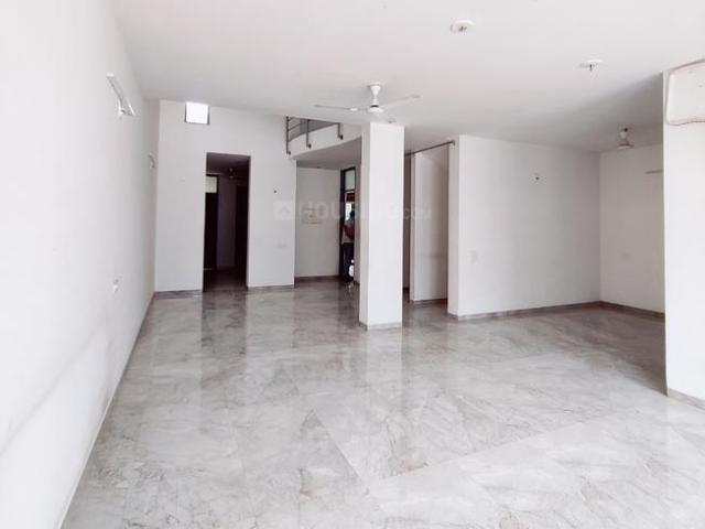 4 BHK Villa in Shela for rent Ahmedabad. The reference number is 17450158