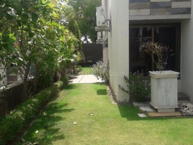 4 BHK Villa in Shela for rent Ahmedabad. The reference number is 20944550